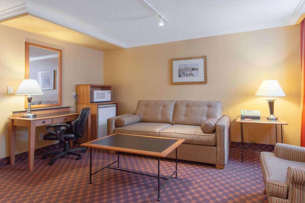 Howard Johnson By Wyndham Vancouver Downtown 外观 照片
